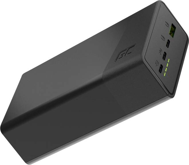 Schwarze rechteckige Powerbank oder tragbares Ladegerät mit USB-C- und USB-A-Anschlüssen, LED-Statusanzeigen und Logo auf der Seite.