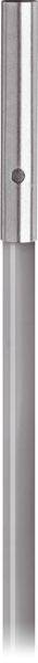 Nahaufnahme eines Edelstahlzylinders oder einer Griff mit einer dunklen kreisförmigen Befestigung, die vertikal zentriert ist.