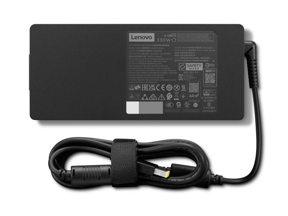 Schwarzer Lenovo 330W Laptop-Netzteil mit angebrachtem Stromkabel und aufgewickeltem Kabel auf weißem Hintergrund.