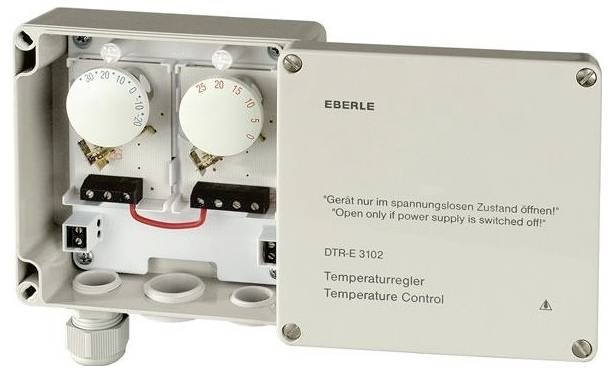 Öffnen Sie die EBERLE DTR-E 3102 Temperaturregeleinheit mit zwei Drehschaltern und angegebener Warnung: „Nur öffnen, wenn die Stromversorgung ausgeschaltet ist!"
