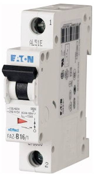 Weißer Eaton xEffect FAZ-B16/1 Leitungsschutzschalter mit schwarzem Schalthebel und Anschlussmarkierungen 1 und 2.