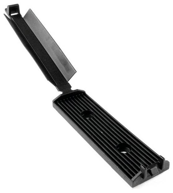 Schwarzes Kunststoff-Klappmesser mit gerilltem Griff und Schutzklappe für die Klinge, geschlossen auf weißem Hintergrund dargestellt.