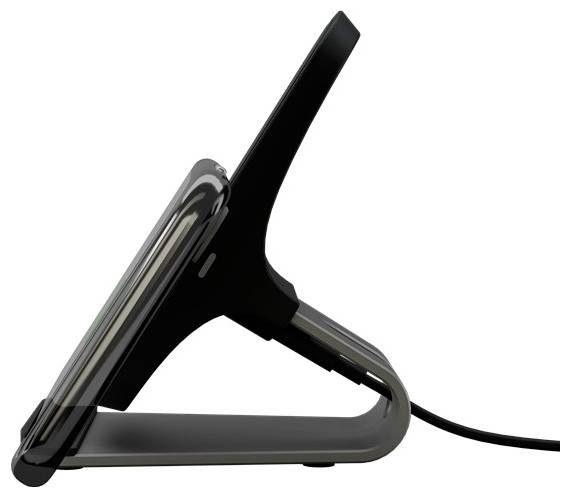 Schwarze abgewinkelte Ständer oder Dockinghalterung für Tablet oder Telefon mit angeschlossenem Kabel auf der rechten Seite.