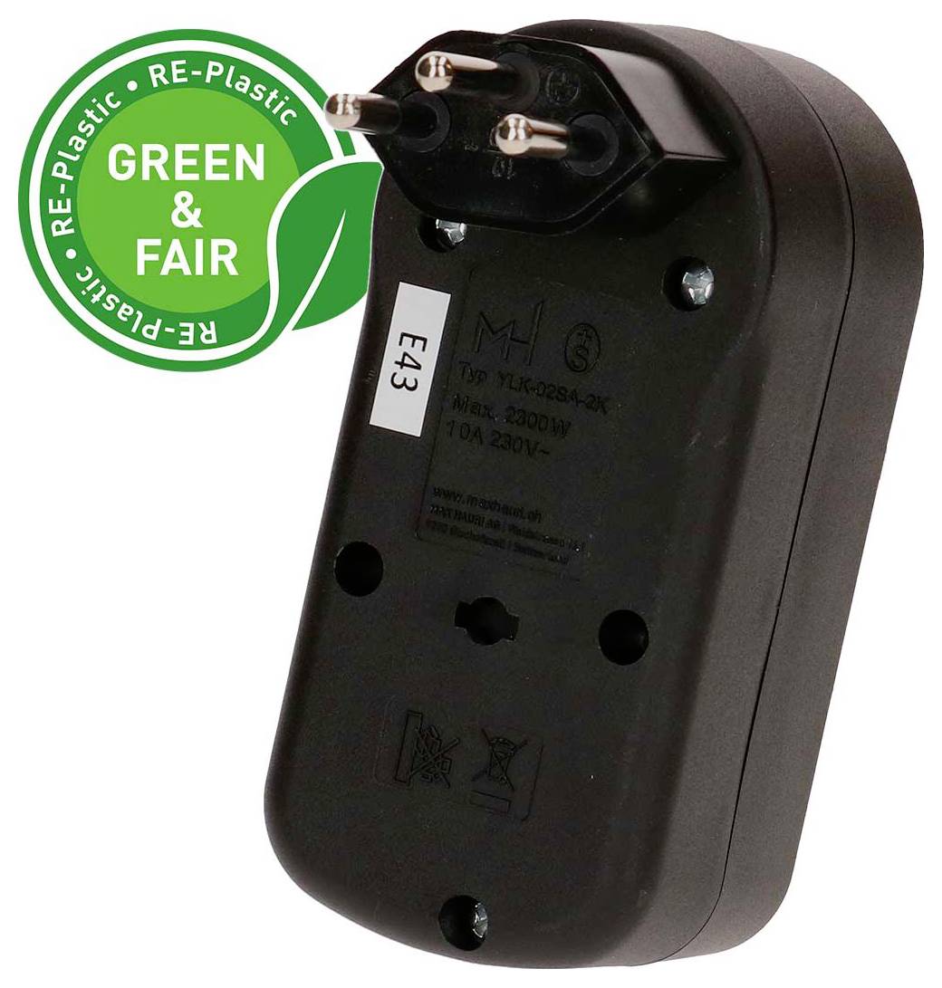 Schwarzer Stecker-Netzteil mit EU-Steckern, daneben ein grünes „GREEN & FAIR" Re-Plastic-Etikett.