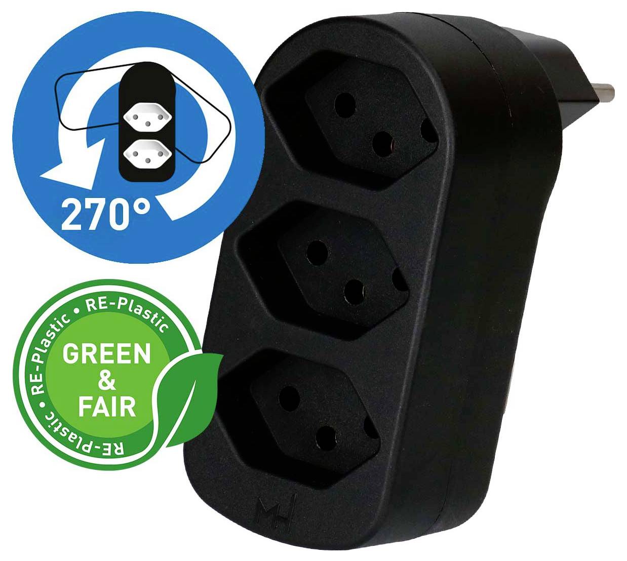 Schwarzer dreifach-Steckdosenadapter mit 270°-drehbarem Stecker und "GREEN & FAIR" Badge aus recyceltem Kunststoff.