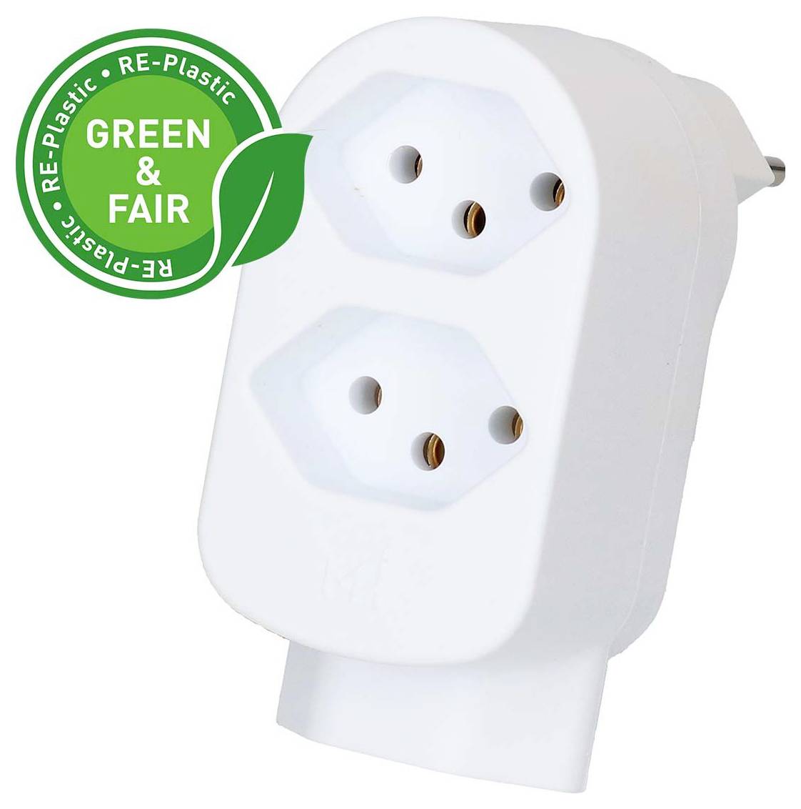 Weißer Zweierstecker-Adapter mit grünem Öko-Label „RE-Plastic GREEN & FAIR"