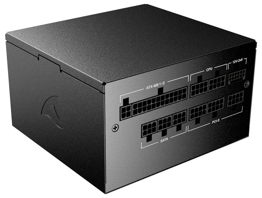 Schwarzes modulares PC-Netzteil, von schräger Perspektive gezeigt, mit beschrifteten vorderen Kabelanschlüssen für ATX-MB, CPU, SATA und PCI-E-Verbindungen.