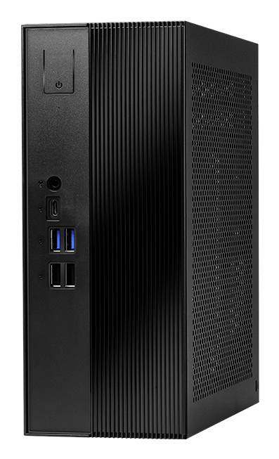 Schwarzer Desktop-Computer-Turm mit vorderer Stromtaste, USB-Anschlüssen und Belüftungspanelen auf weißem Hintergrund