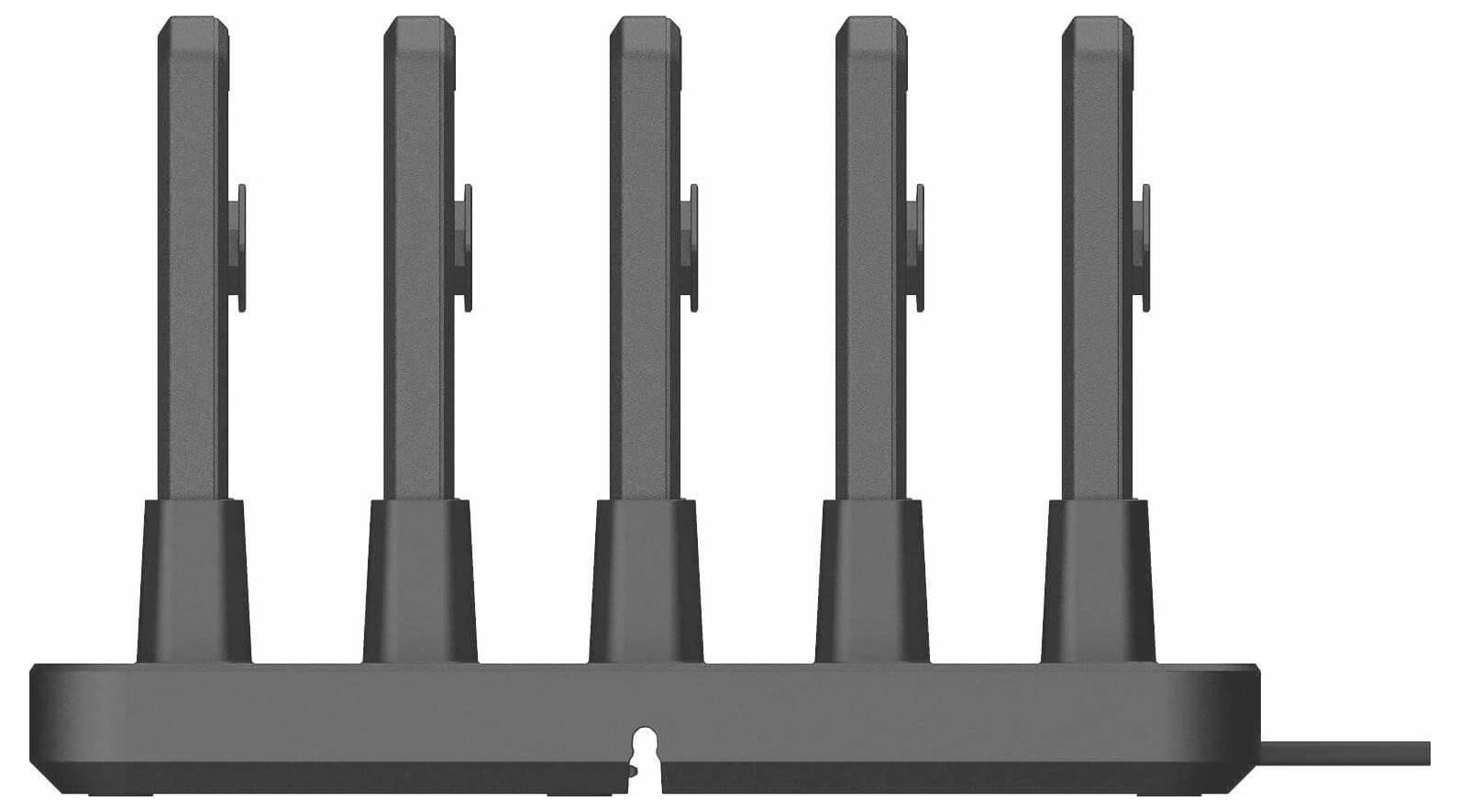 Schwarze fünf-Slot-Ladestation oder Ständer mit aufrechten Steckerposten und einem auf der rechten Seite angebrachten Stromkabel.