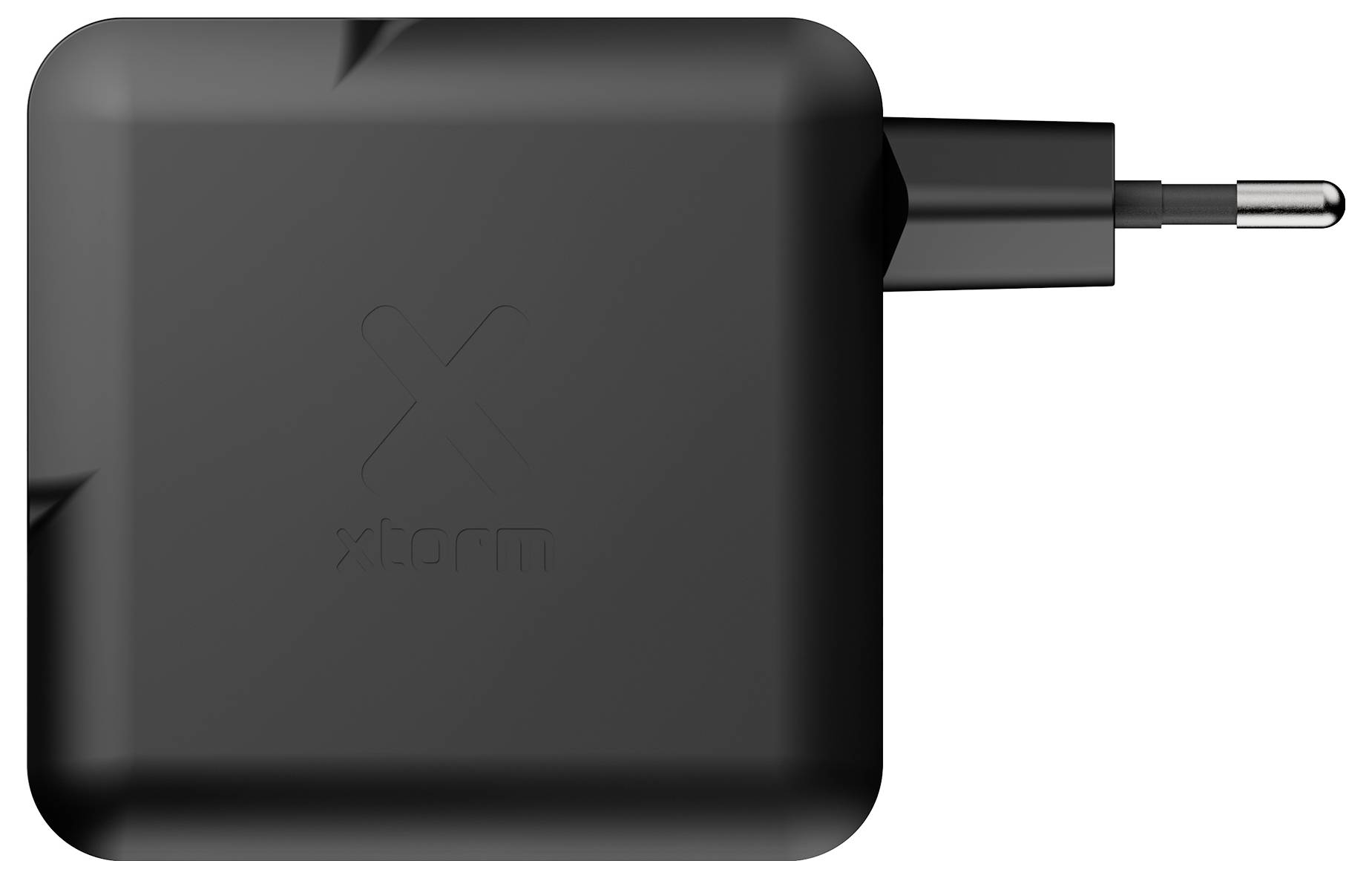 Schwarzes quadratisches Wandladegerät mit europäischem zweipoligem Stecker auf der rechten Seite und subtlem „xtorm"-Logo auf der Vorderseite.