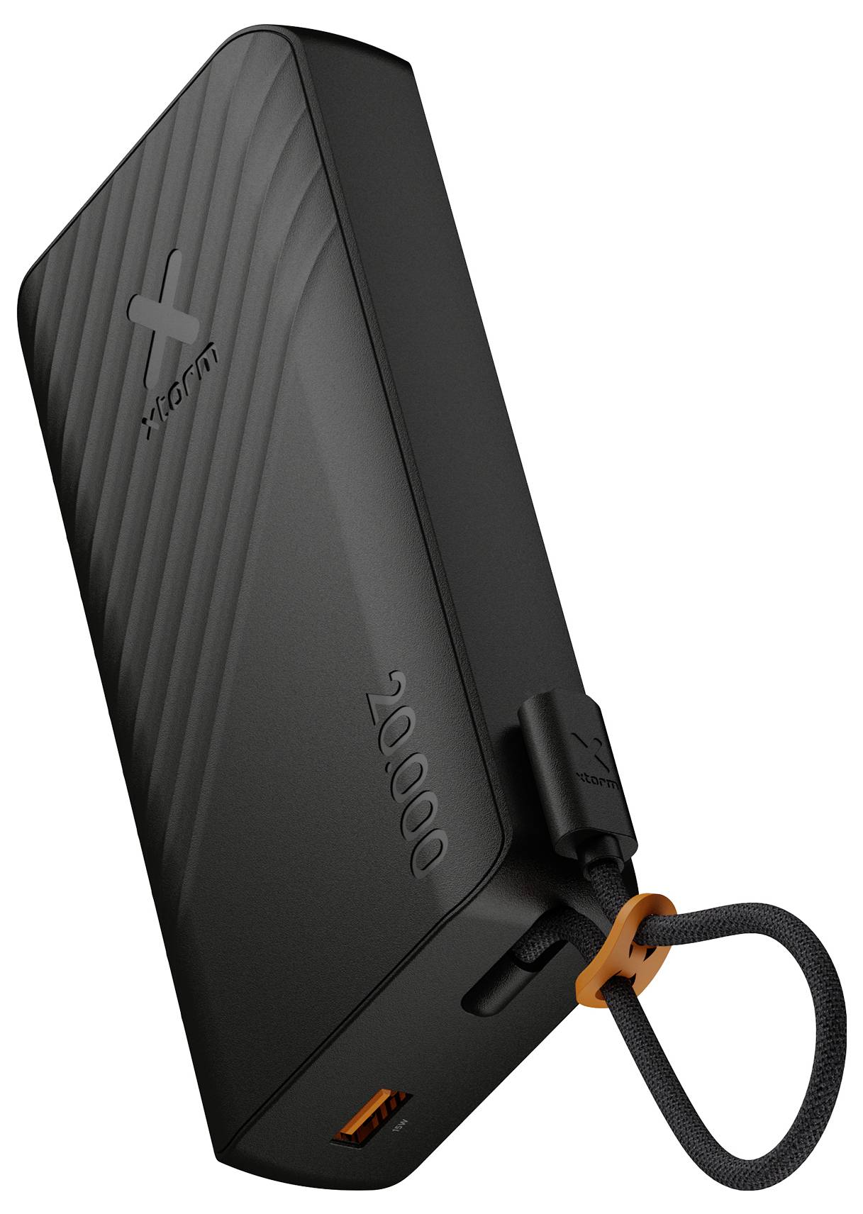 Schwarze tragbare Powerbank mit angeschlossenem USB-C-Kabel und orangefarbener Schlaufenriemen, in einem Winkel vor weißem Hintergrund dargestellt.