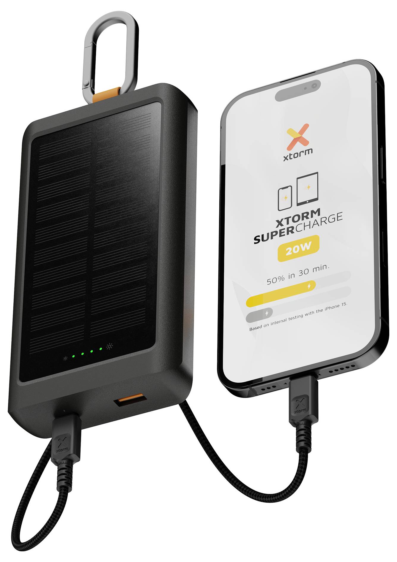 Tragbare Xtorm Powerbank mit Solarpanel, dargestellt mit integrierter Schlaufe und Ladekabel angeschlossen an ein Smartphone, das „Xtorm Super Charge 20W" und „50% in 30 Min." anzeigt.