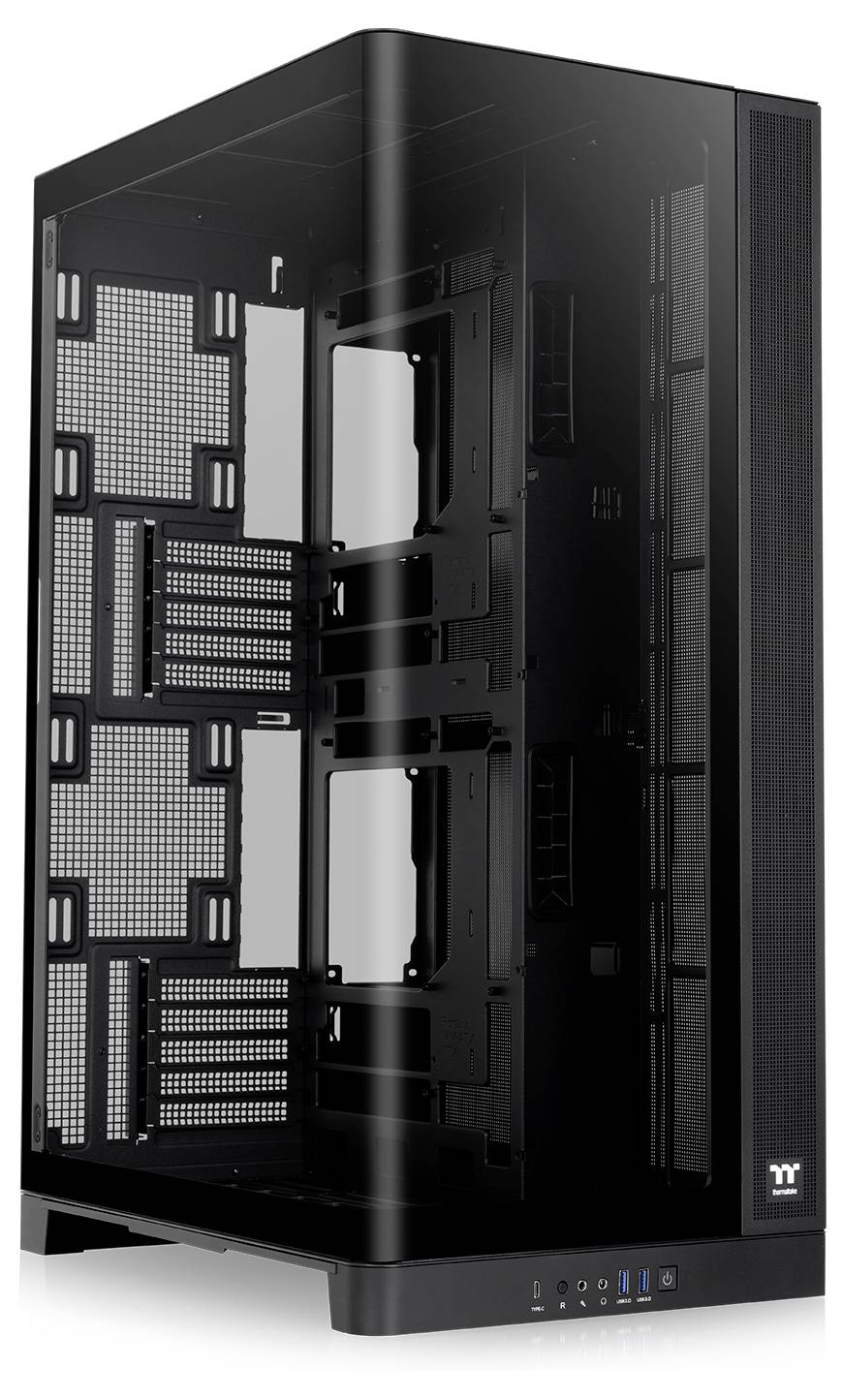 Schwarzes gehärtetes Glas PC-Tower-Gehäuse mit Netzstoff-Front- und Seitenpaneelen, vorderen I/O-Anschlüssen und einem Thermaltake-Logo unten rechts.