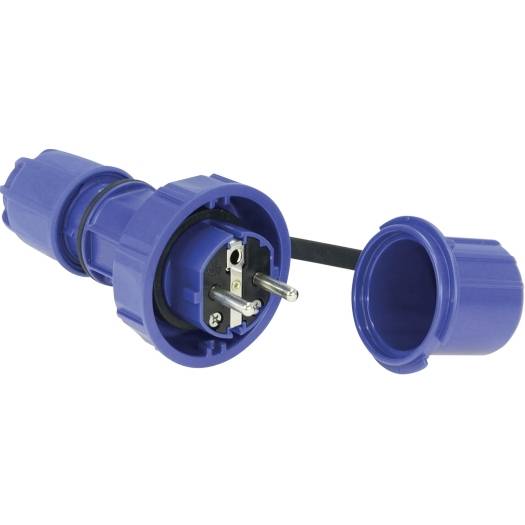 Blauer Industrie-Elektrostecker mit entfernter Schutzkappe, zeigt Metallkontakte und angeschlossenes Kabel auf weißem Hintergrund.