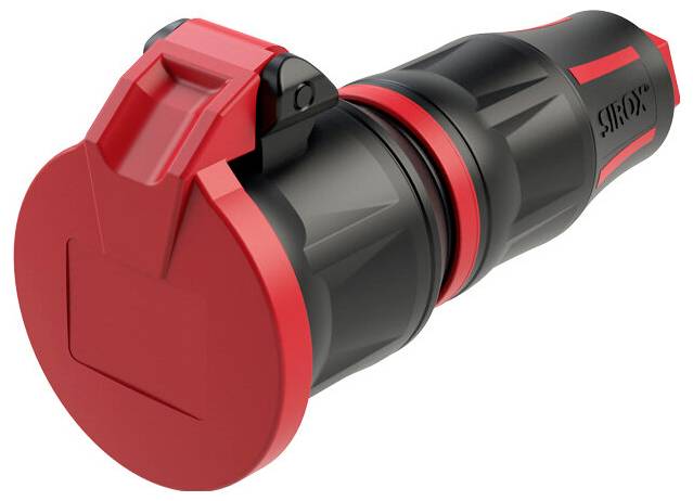 Roter Industrie-Elektrostecker mit aufklappbarer Schutzkappe, auf weißem Hintergrund dargestellt.