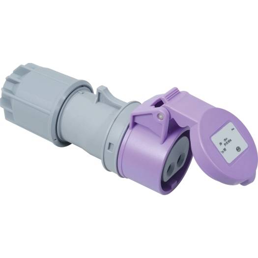 Ein violetter und grauer industrieller Stromstecker und Steckverbinder auf weißem Hintergrund, dargestellt in einem getrennten Zustand.