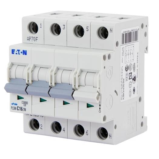 Eaton xPole PLSM-C16/3N Kleinleistungsschalter mit vier Kippschaltern und gekennzeichneten Anschlussanschlüssen auf weißem Hintergrund.