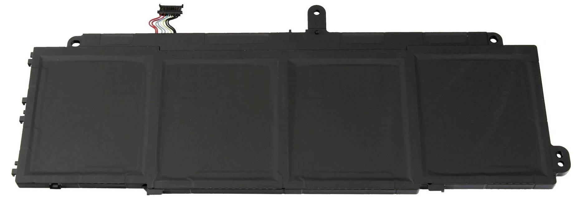 Schwarzes rechteckiges elektronisches Batteriepaket mit vier verbundenen Zellen und Befestigungslaschen, abgebildet auf weißem Hintergrund.