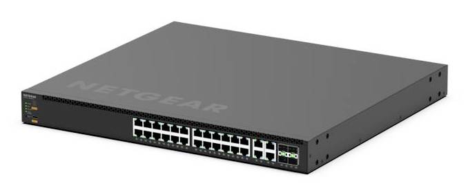 Vorderansicht eines NETGEAR-Netzwerk-Switches mit mehreren Ethernet-Anschlüssen und Statusleuchten auf einem einfachen Hintergrund.