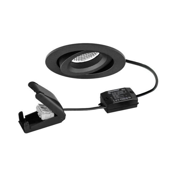 Schwarze, versenkte LED-Einbauleuchte mit Zierkante, angebautem Treiber und Schnellverschlussstecker auf weißem Hintergrund