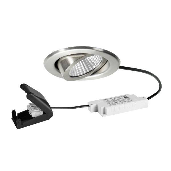 Satz aus versenktem LED-Einbaustrahler mit silberfarbenem verstellbarem Zierring, angebautem Treiber und Federklemmen-Befestigung auf weißem Hintergrund.
