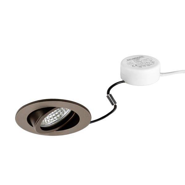Eingebauter LED-Einbauleuchte mit angebrachtem weißem Treibergehäuse und schwarzer Verkabelung auf weißem Hintergrund.