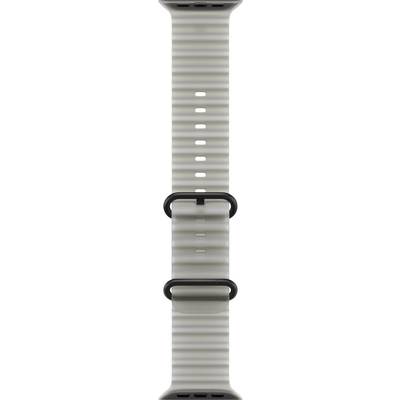 Nahaufnahme eines hellgrauen Smartwatch-Armbands mit horizontalen Rillen und zwei schwarzen Schleifen, die verstellbare Riemenlöcher zeigen.
