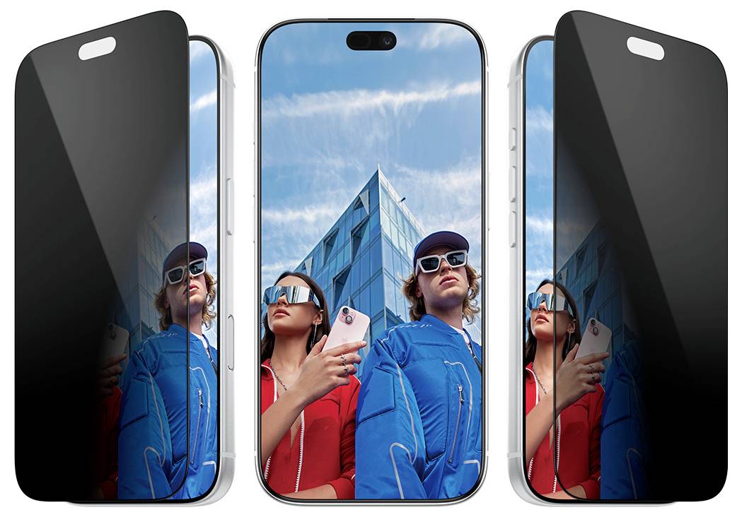 Drei Smartphones in Vorder- und Seitenansicht gezeigt, wobei das mittlere Telefon zwei Personen in blauen und roten Jacken zeigt, die ein Selfie vor einem Glasgebäude machen.