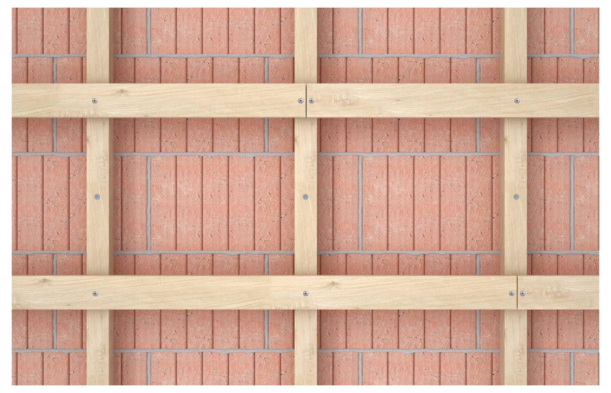Holzgitterrahmen über einer roten Backsteinmauer, der ein Gitter aus rechteckigen Öffnungen bildet.
