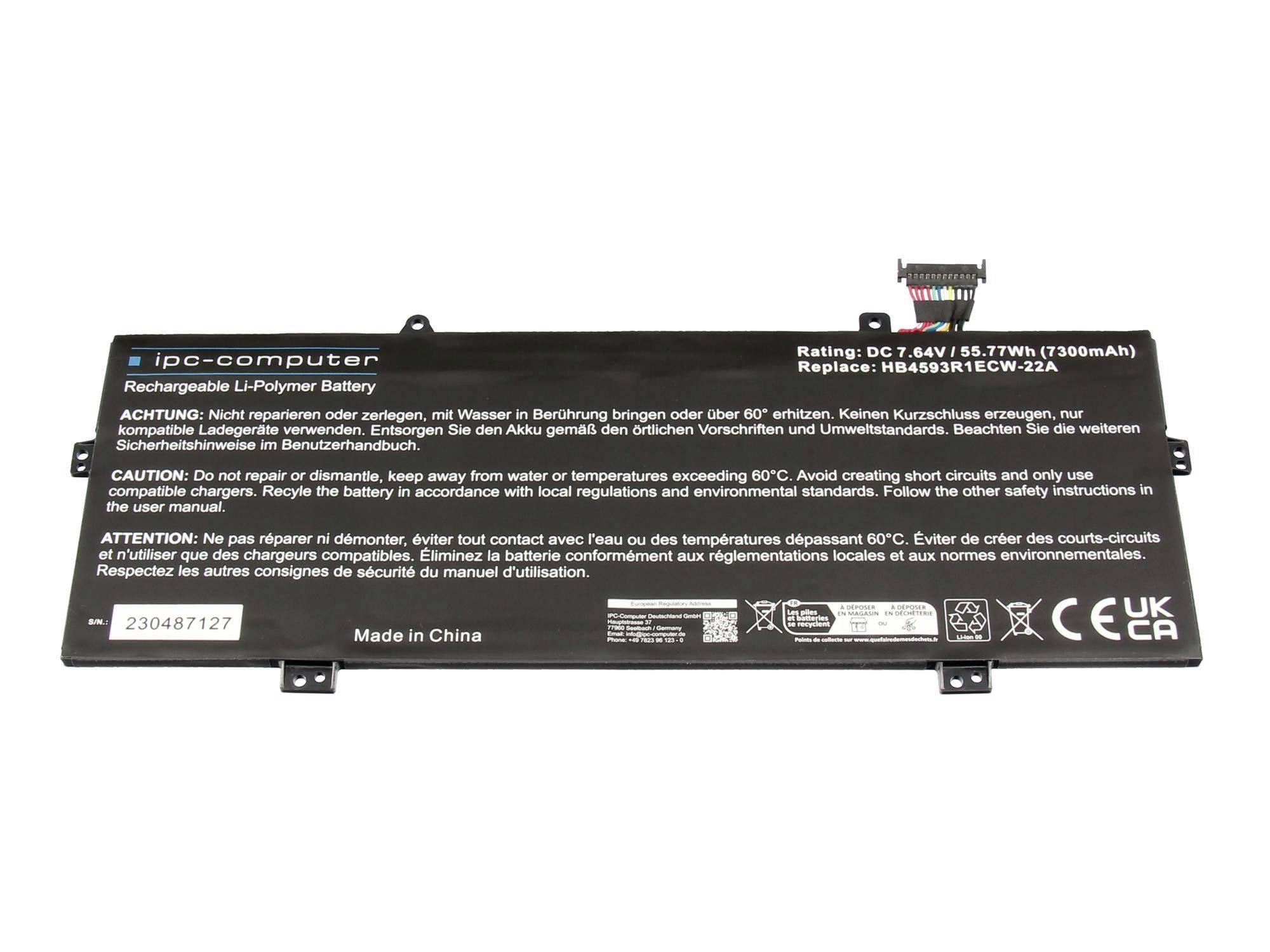 Gekennzeichnetes Laptop-Akkupack mit Stecker, bewertet mit DC 7,6V 55,77Wh, und Warntext auf einem schwarzen Gehäuse.