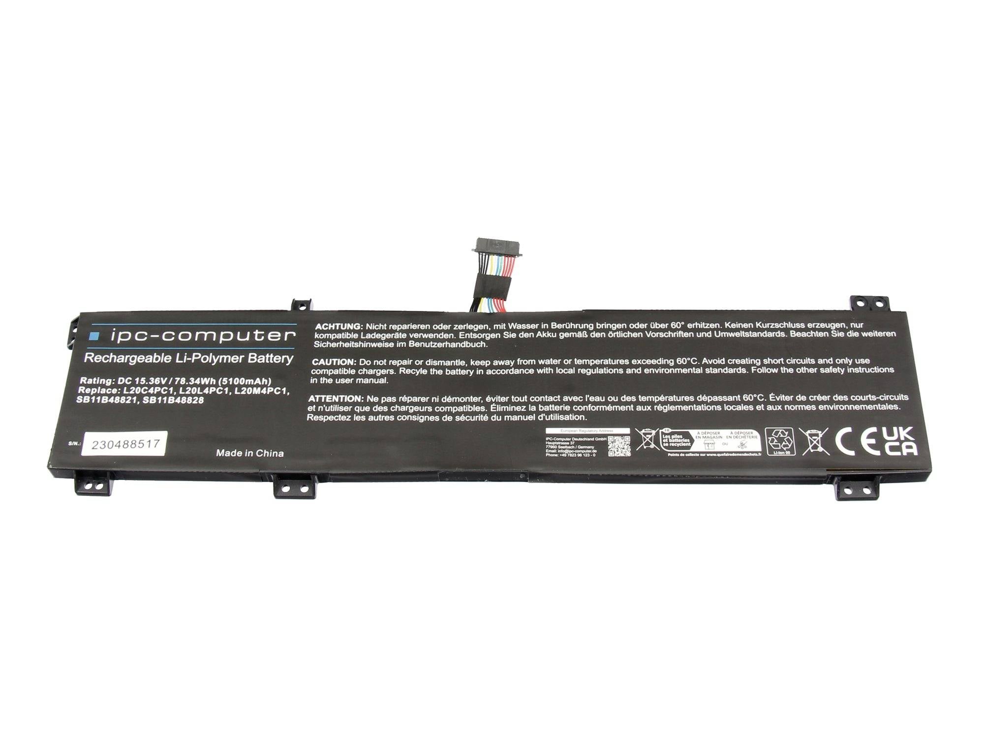 Lange schwarze IPC-Computer-Laptop-Batterie mit angebrachtem Anschluss und aufgedruckten Sicherheitsetiketten auf weißem Hintergrund.