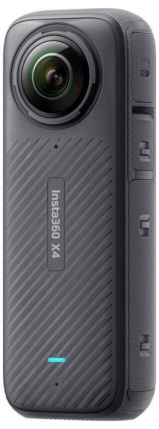 Eine kompakte schwarze Insta360 X4 Action-Kamera mit großem frontalen Objektiv, strukturiertem Griff und leuchtendem blauem Statuslicht.