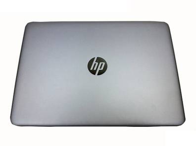 Geschlossenes silbernes HP-Laptop von oben betrachtet, zentriert auf weißem Hintergrund.