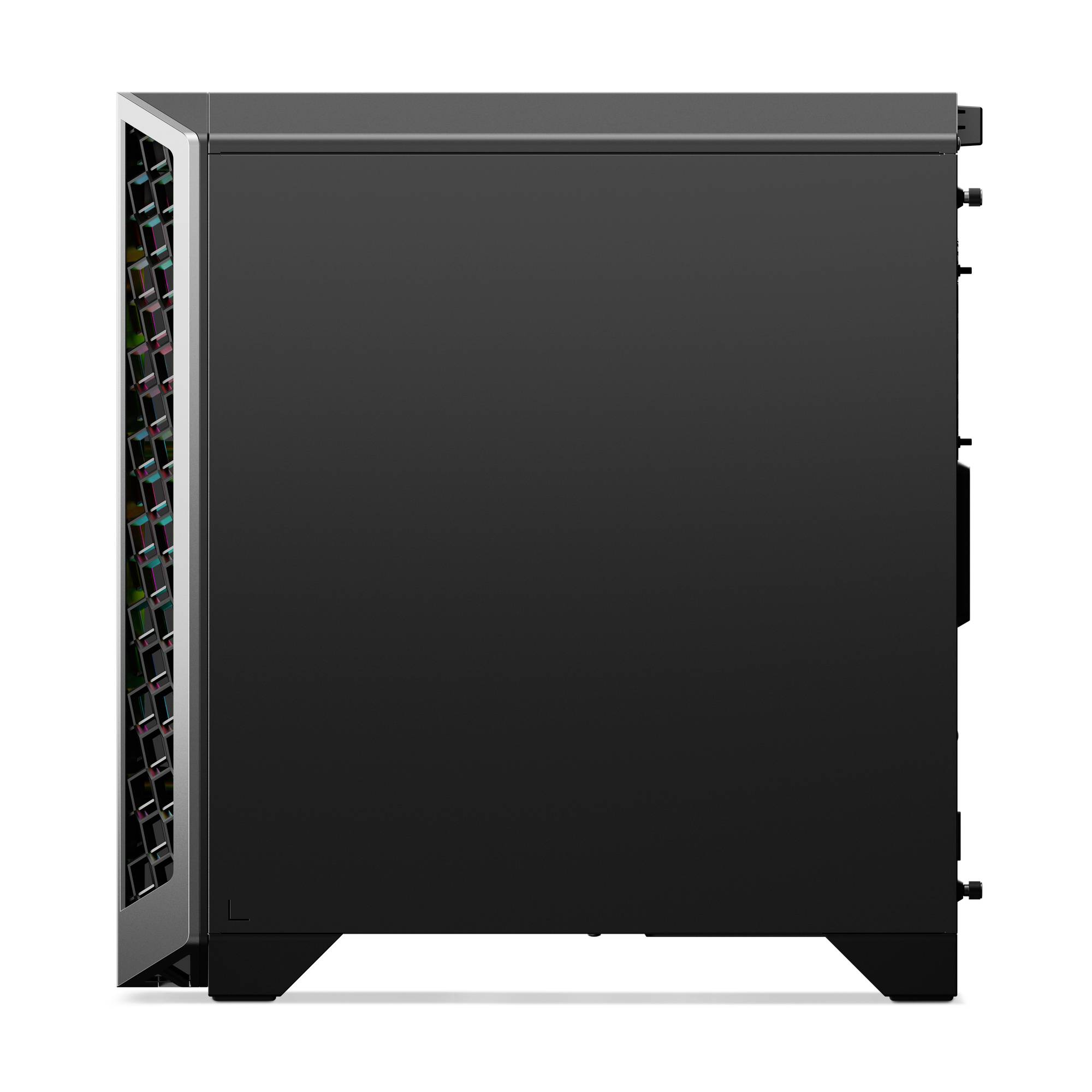 Schwarzes Computer-Gehäuse in Seitenansicht mit frontalem Mesh-Belüftungsgitter und leerem Innenraum, sichtbar durch das offene Seitenpanel.