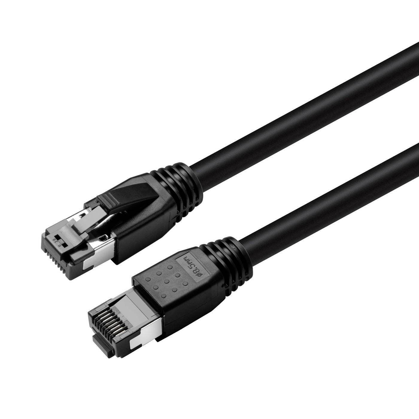 Zwei schwarze Ethernet-Netzwerkkabel mit RJ45-Steckern auf weißem Hintergrund.