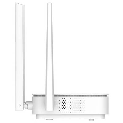 Weißer Wi-Fi-Router mit zwei hohen Antennen und einem perforierten Seitenpaneel, dargestellt vor einem einfachen weißen Hintergrund.