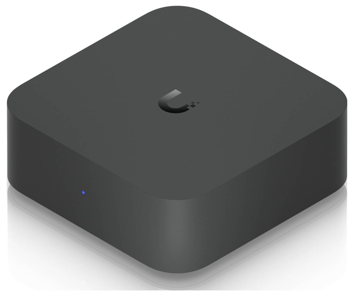 Kompaktes schwarzes quadratisches kabelloses Router- oder Netzwerkgerät mit blauem Statuslicht und geprägtem Logo auf der Oberseite, auf weißem Hintergrund dargestellt.