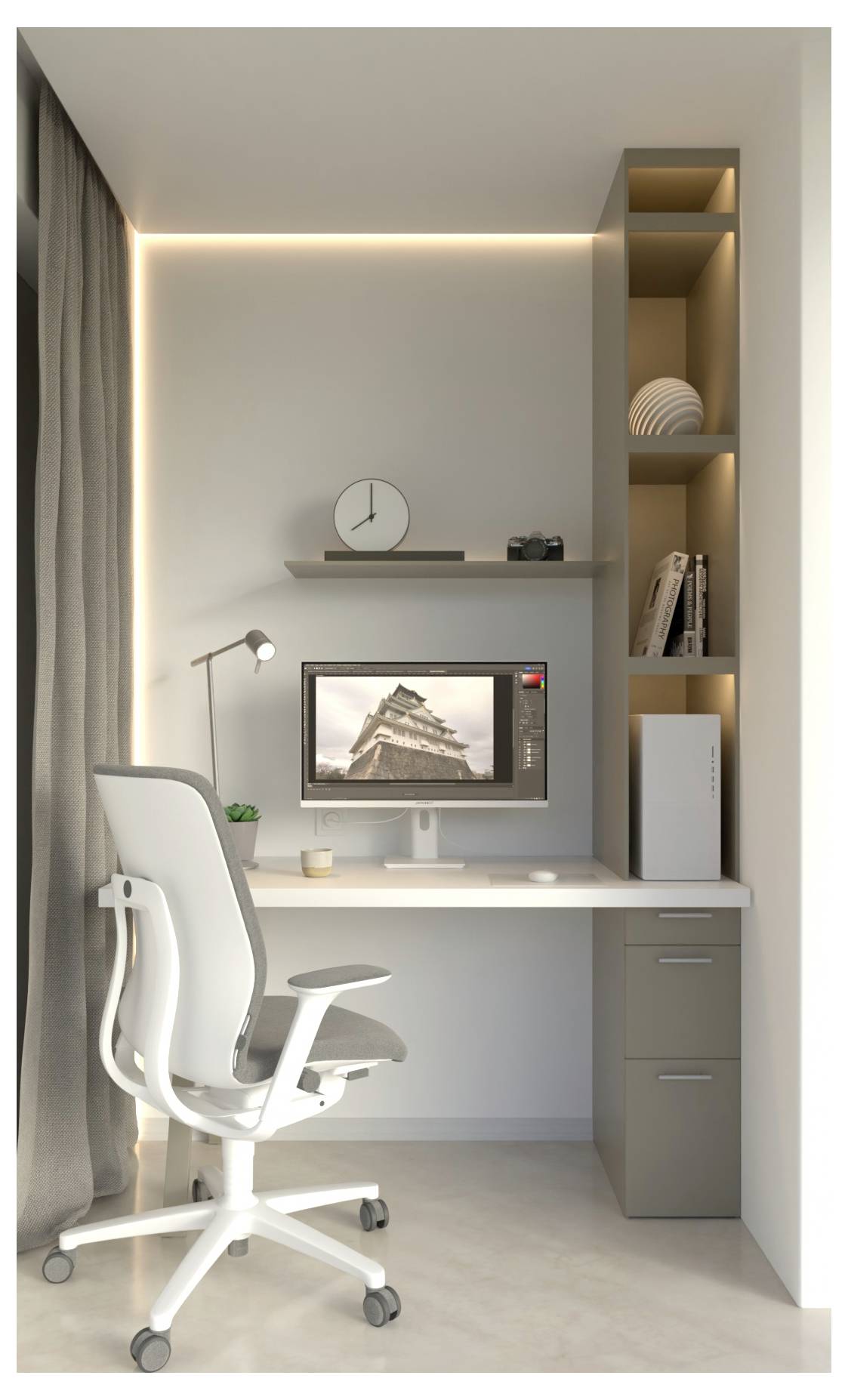 Modernes minimalistisches Homeoffice mit weißem Schreibtisch, Drehstuhl, Computermonitor, Lampe, Regalen und warmem LED-Akzentlicht.