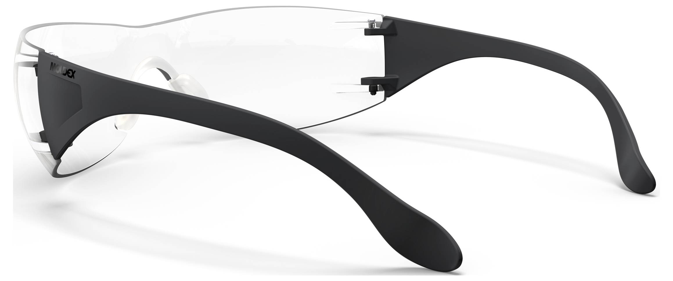 Schwarze umwickelnde Schutzbrille mit klaren Gläsern auf weißem Hintergrund gezeigt.