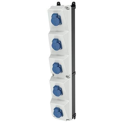 Vertikale weiße elektrische Stromverteilungsbox mit fünf blau abgedeckten Steckdosen, die in einer Säule angebracht sind.