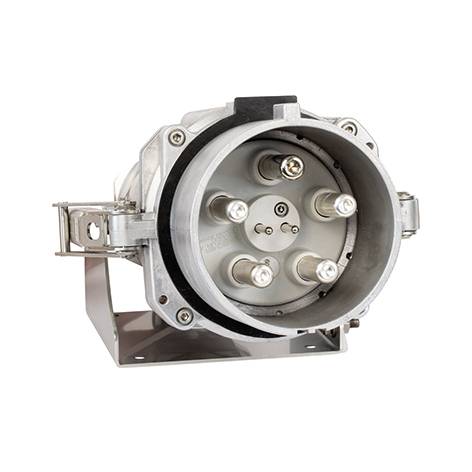 Industrieller Elektrostecker mit mehreren Metallstiften in einem kreisförmigen Gehäuse, dargestellt auf weißem Hintergrund.