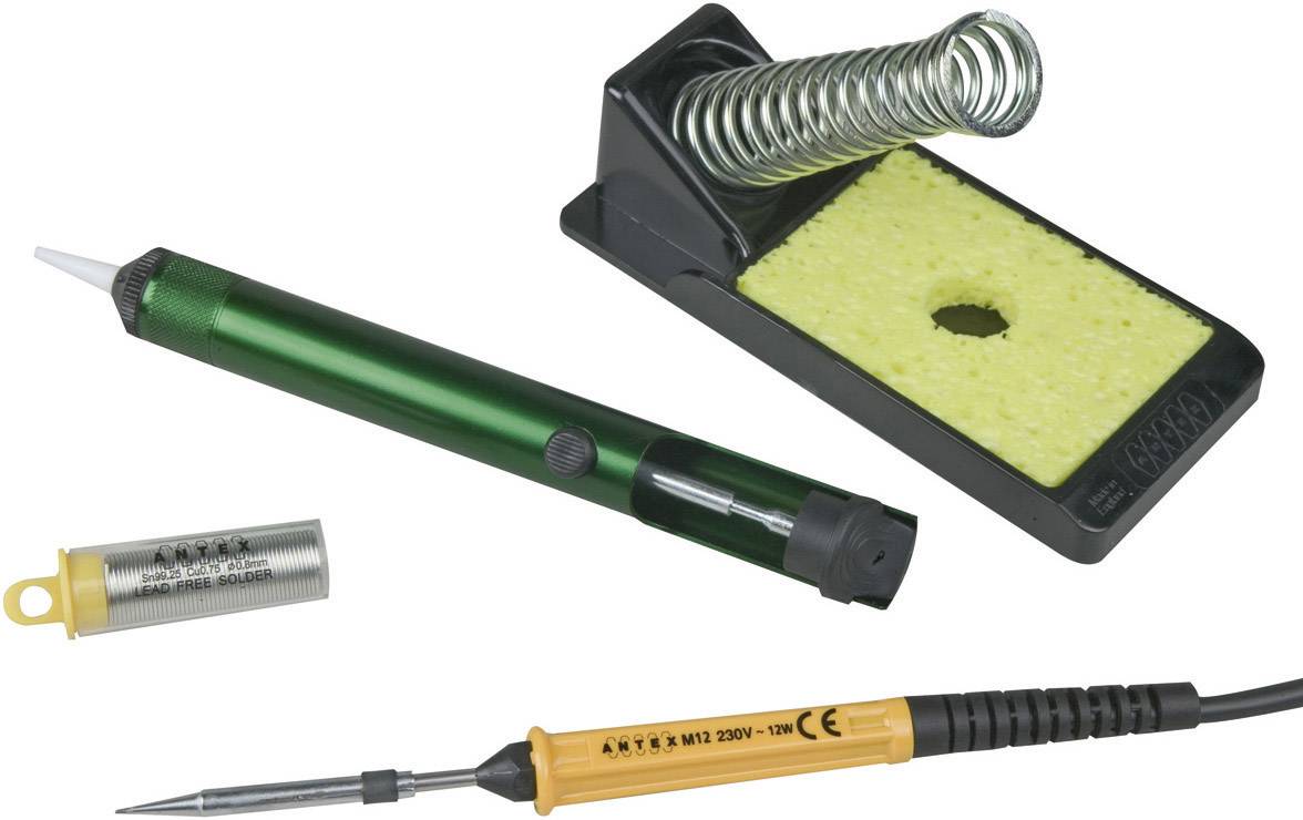 Lötkolben-Set mit Lötkolben, Lötzinn, Entlötpumpe und Lötschwamm auf einem Ständer. Werkzeuge für Elektronikreparaturen.