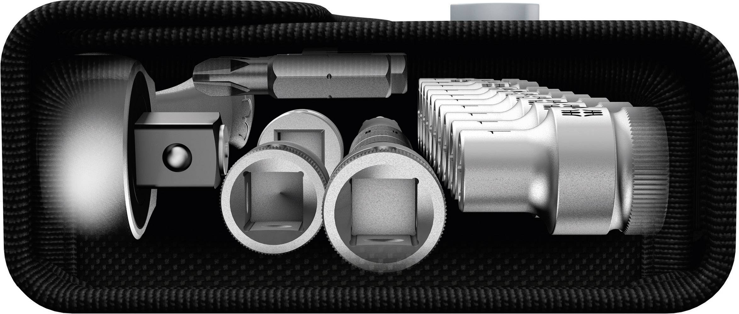 Ein Werkzeugset in einer schwarzen Tasche, bestehend aus Stecknüssen und einem Schraubenzieheraufsatz, liegt ordentlich angeordnet.