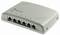 Ein grauer Netzwerk-Switch mit sechs Ethernet-Ports.