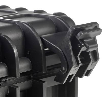 Detailansicht eines robusten, schwarzen Koffers mit verstärkten Ecken und einem stabilen Verschlussmechanismus.