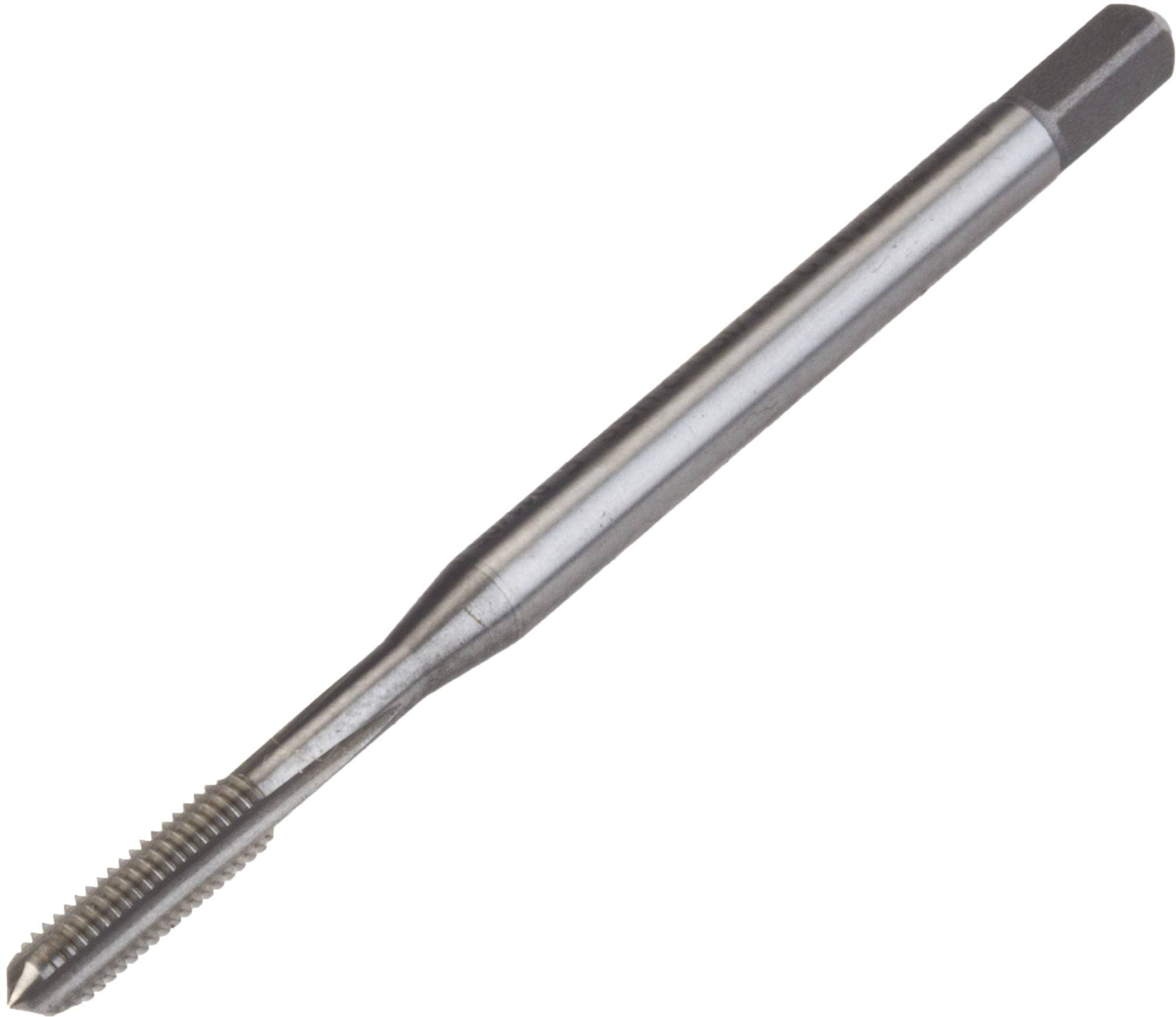 Ein Metallgewindebohrer auf weißem Hintergrund. Er wird verwendet, um Innengewinde in einem Werkstück zu schneiden.