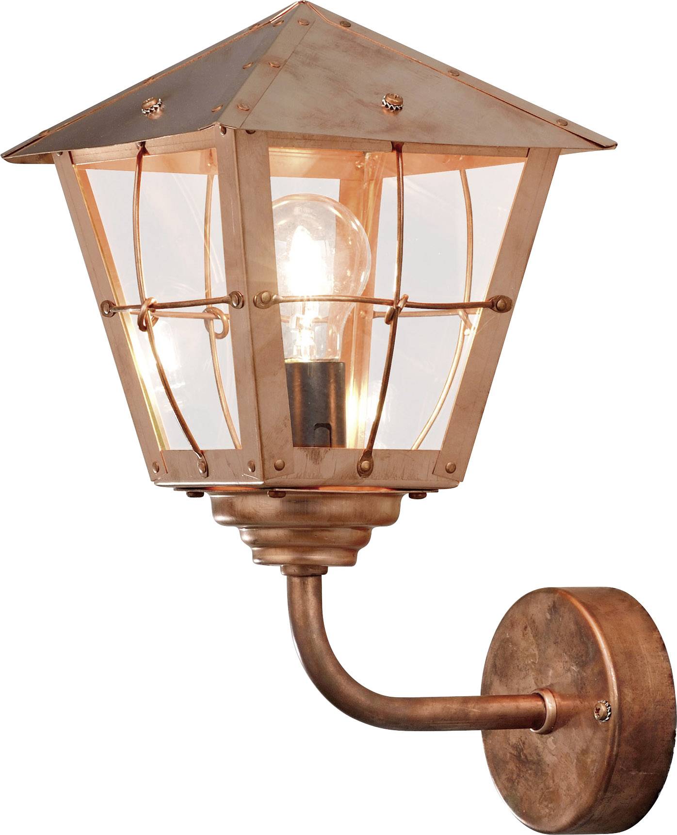 Eine kupferfarbene Wandleuchte mit Glühbirne in einem nostalgischen Laternen-Design, montiert an einer geschwungenen Halterung.