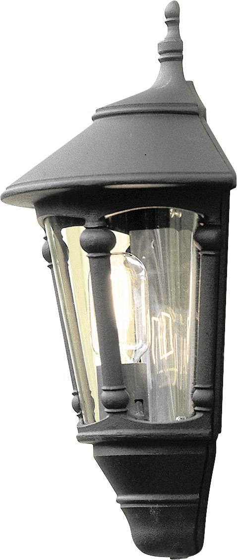 Schwarze Wandlaterne im klassischen Design mit sichtbarer Glühbirne. Beleuchtet, geeignet für Außenbereiche, vermittelt rustikale Eleganz.