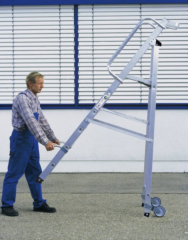 MUNK Günzburger Steigtechnik 51085 Aluminium Stufen-Stehleiter fahrbar Arbeitshöhe (max.): 3.15 m Silber 14.6 kg