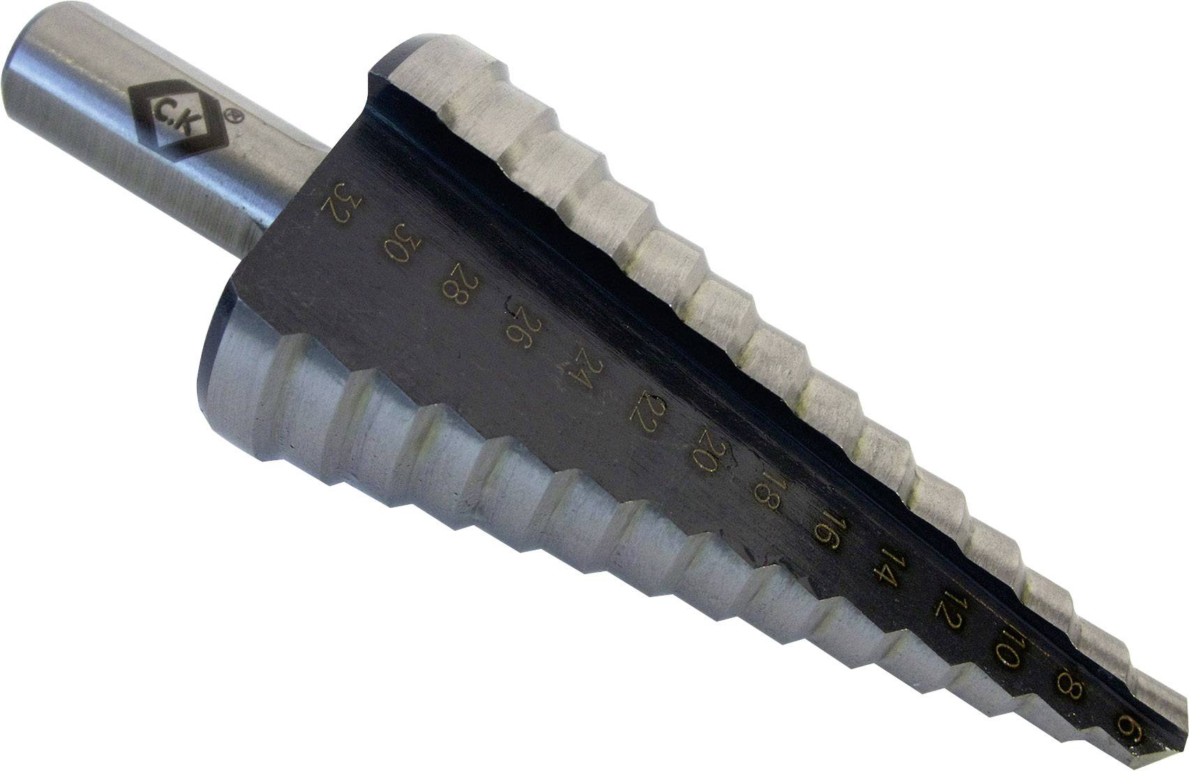 Stufenbohrer aus Metall mit gravierten Durchmessern von 4 bis 32 mm, verwendet zum Bohren unterschiedlich großer Löcher.